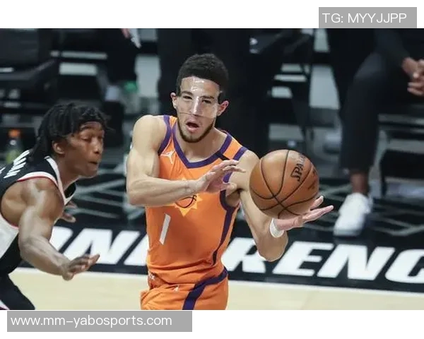 主帅奥特迎来执教首胜布克分享球队为其制作祝贺视频的温馨时刻